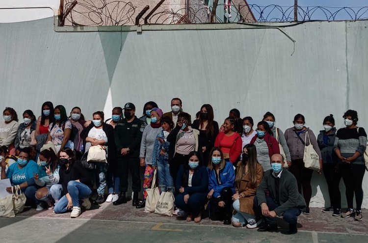 La totalidad de las mujeres internas en el Centro Penitenciario Femenino de Antofagasta recibieron art&iacute;culos de higiene personal.