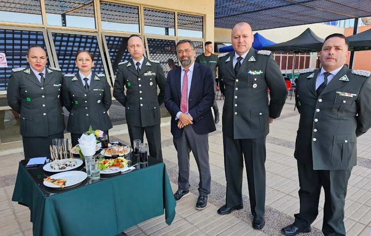 Junto a los jefes de unidades penales de la regi&oacute;n, el Defensor Regional de Antofagasta particip&oacute;  en el aniversario de Gendarmer&iacute;a.