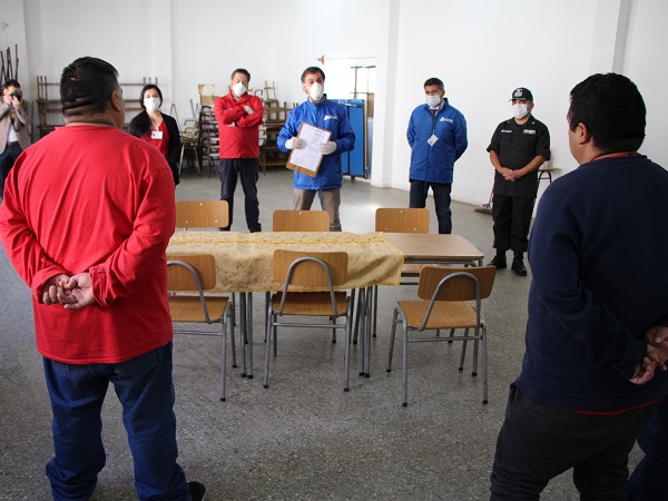 Resguardando el distanciamiento social y con uso de mascarillas se realiz&oacute; el encuentro con imputados y condenados en Yumbel. 