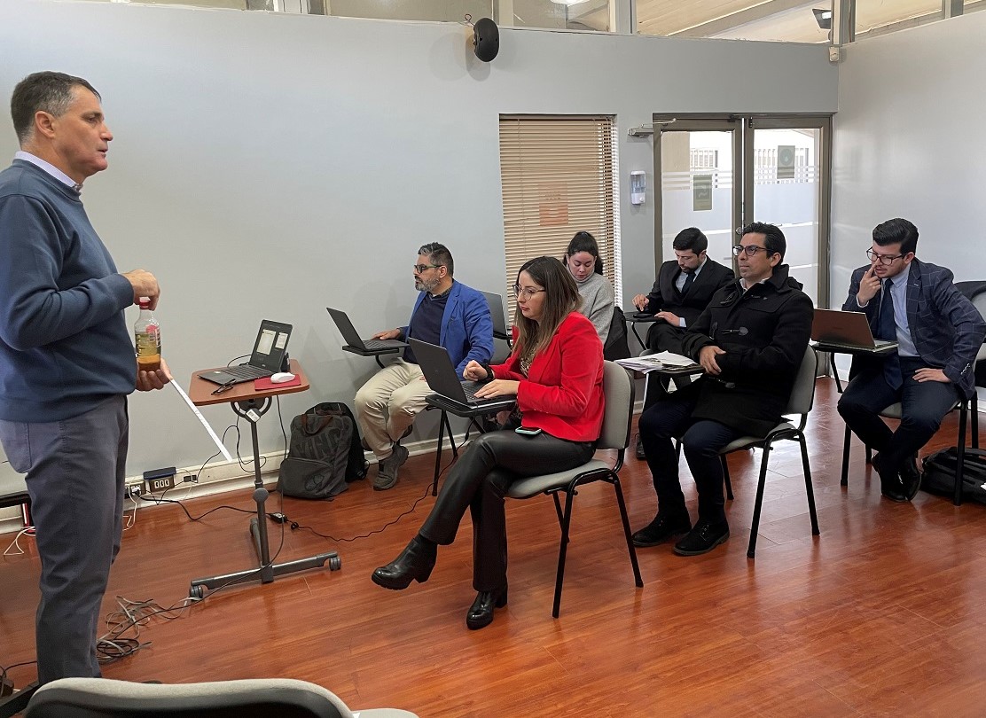 Creaci&oacute;n de lemas, bloques, transiciones y contar una historia fueron algunas de las t&eacute;cnicas narrativas en juicio.