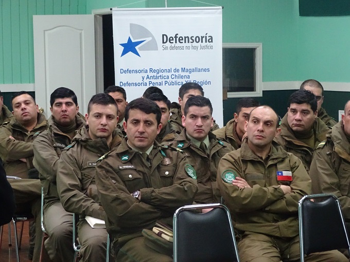 Los carabineros de Magallanes se interiorizaron sobre la misi&oacute;n de la Defensor&iacute;a Penal P&uacute;blica.
