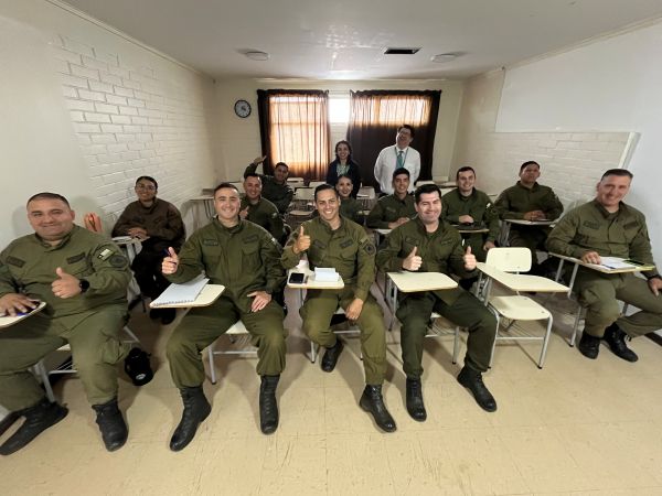 Una muy buena recepci&oacute;n tuvo la charla desarrollada por profesionales de la Defensor&iacute;a Regional de La Araucan&iacute;a.