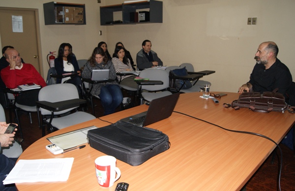 El curso est&aacute; a cargo del doctor en derecho penal Jos&eacute; Angel Fern&aacute;ndez, de  la Facultad de Ciencias Jur&iacute;dicas y Sociales de la UACH.