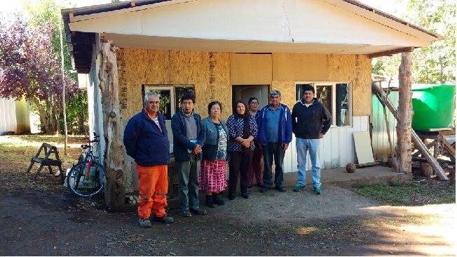 La defensora p&uacute;blica Lucy Catal&aacute;n y el facilitador intercultural Horacio Cheuquelaf se reunieron con la comunidad ind&iacute;gena 'Segundo Mariluan' 
