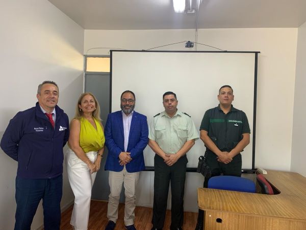 El equipo de la DRMS mostr&oacute; su preocupaci&oacute;n por la situaci&oacute;n de la c&aacute;rcel de Puente Alto.