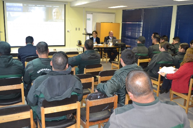 Personal de Gendarmer&iacute;a valor&oacute; la charla recibida por profesionales de la Defensor&iacute;a Regional de Coquimbo. 