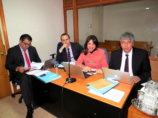El equipo de defensoresP&uacute;blicos que defienden a los sacerdortes: Abelardo Mesa, Cristian Miranda, Pamela Urquhart y V&iacute;ctor Providel. 