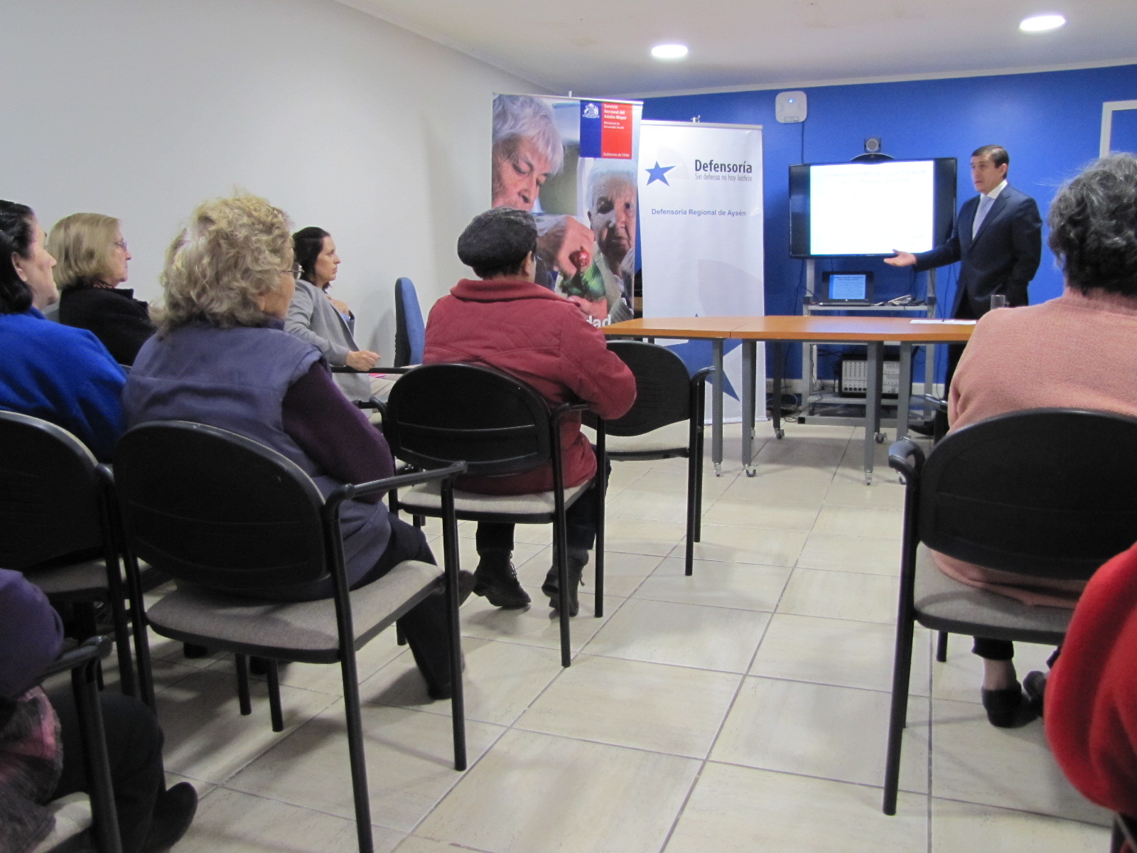 Activos a pesar de los a&ntilde;os, los adultos mayores expusieron sus consultas y opiniones respecto del sistema de justicia penal. 