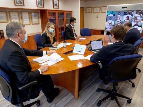 El nuevo modelo de defensa se desarrollar&aacute; progresivamente, partiendo por cuatro regiones piloto.