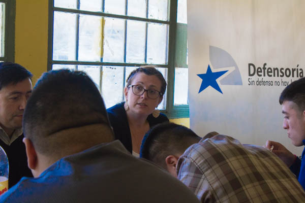 Marcela Crisosto y Cristi&aacute;n Hinostroza conversaron con los j&oacute;venes internos en el CRC.