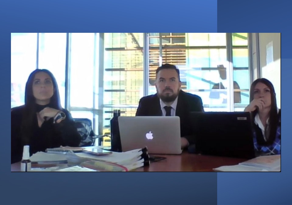 Los defensores que representaron a los 5 j&oacute;venes: Patricia Alvarado, Arturo Vergara, Tatiana Maldonado.