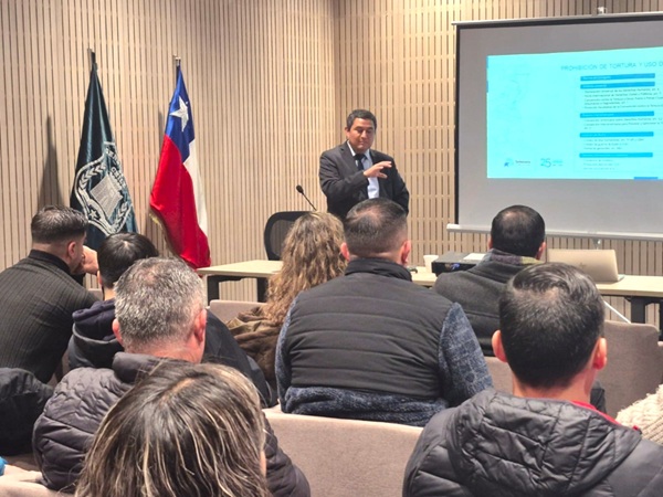 Jefe de Estudios de la Defensoría de O'Higgins capacitó a funcionarios de Gendarmería