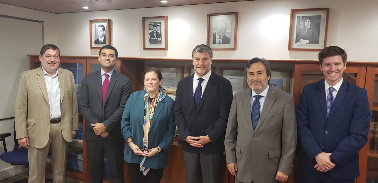 La delegaci&oacute;n se reuni&oacute; con el Defensor Nacional, Andr&eacute;s Mahnke