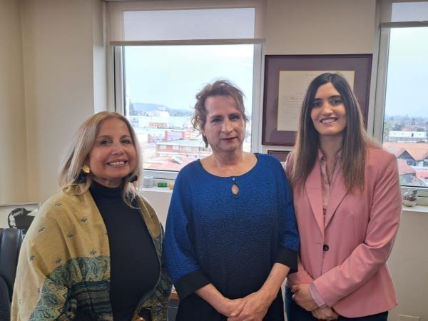 la defensora local jefe Ximena Silva recibi&oacute; el agradecimiento de Leticia, por el trabajo de la defensa penal p&uacute;blica.