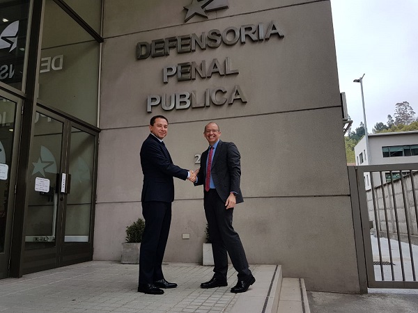 El fiscal Burgos concurri&oacute; hasta la Defensor&iacute;a Regional para agradecer esta segunda y definitiva absoluci&oacute;n. 