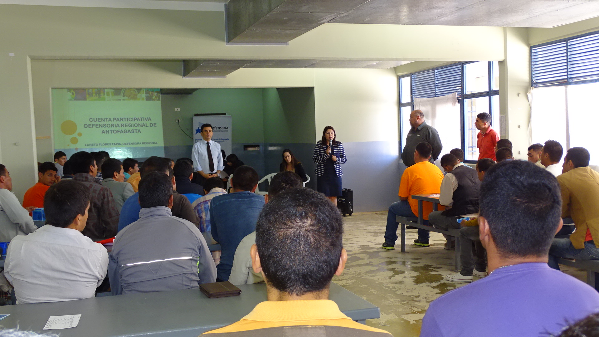 La Defensora Regional de Antofagasta, Loreto Flores, encabez&oacute; la cuenta participativa en el penal 'Nudo Uribe'.