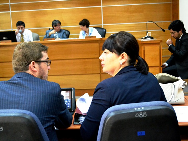 La audiencia del jueves incluy&oacute; los alegatos de clausura y la lectura del veredicto. En la foto aparecen los defensores p&uacute;blicos y los jueces.