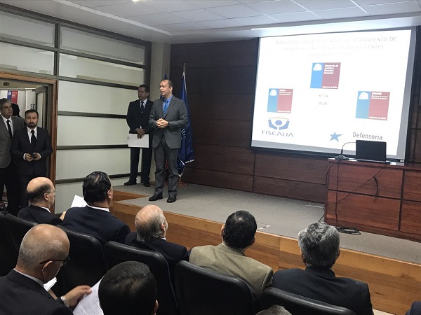 El programa ser&aacute; replicado en adolescentes infractores de ley que cometan un delito por primera vez, quienes recibir&aacute;n un tratamiento profesional.