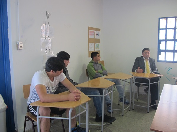 Los j&oacute;venes entregaron testimonios de sus experiencias en privaci&oacute;n de libertad.