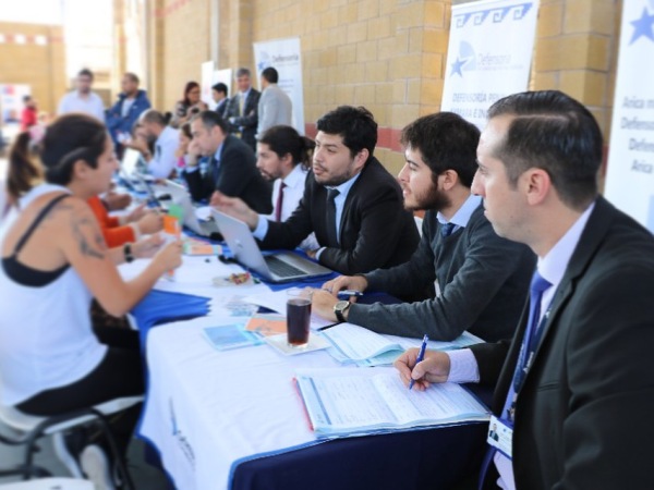 M&aacute;s de 10 servicios p&uacute;blicos, ONG's y los Consulados de Bolivia y Ecuador participaron en una nueva plaza de justicia de la DPP.