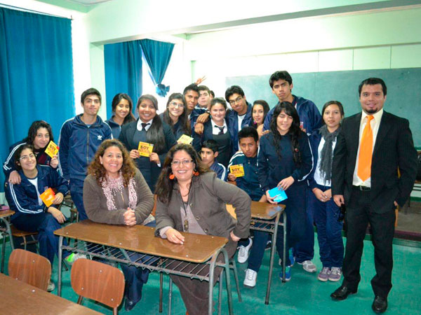 Unos veinte alumnos y alumnas del Liceo de Hombres de Iquique asisiteron a la charla de Victoria M&aacute;rquez.