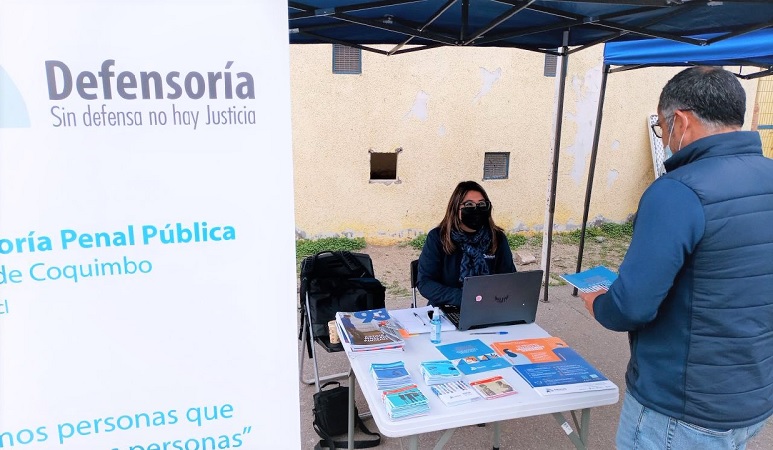 La Defensor&iacute;a Regional de Coquimbo estuvo presente en la plaza de justicia.