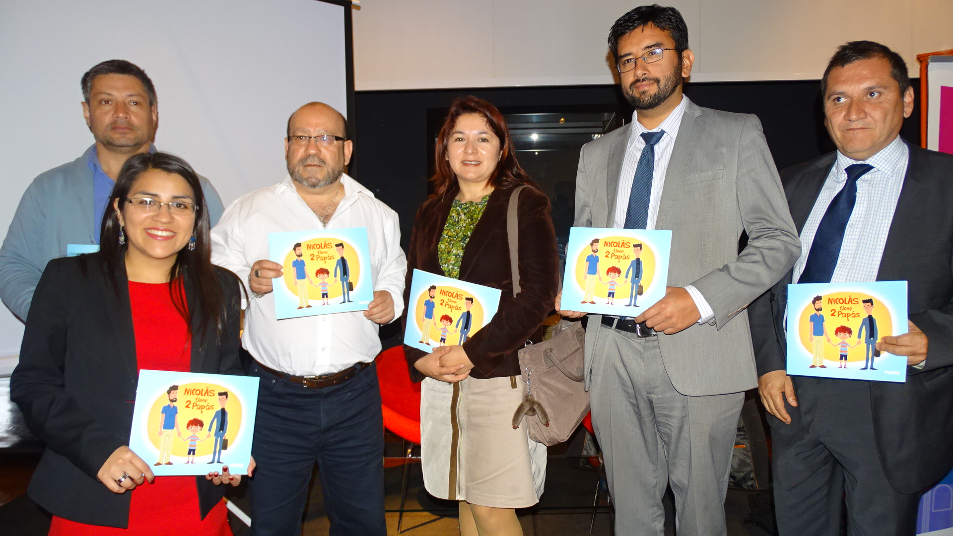 La Defensora Regional de Antofagasta junto a los seremis de Justicia y Segegob y al presidente del Movilh.