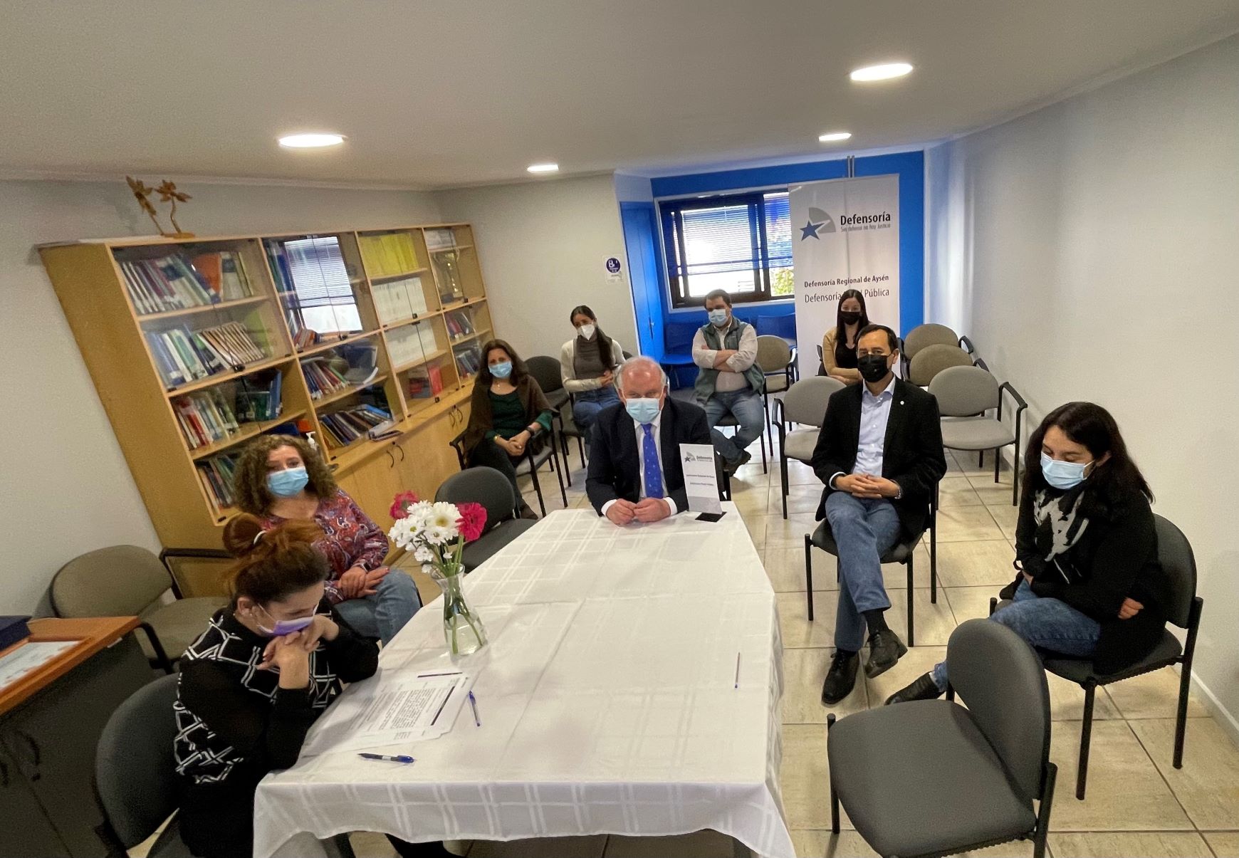Parte del equipo de la Defensor&iacute;a Regional de Ays&eacute;n se reuni&oacute; para ver el resumen de su gesti&oacute;n 2020-2021.
