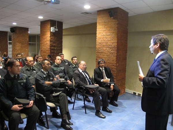 La voluntad de trabajar en forma coordinada expresaron los representantes de la Defensor&iacute;a Regional y de Gendarmer&iacute;a.