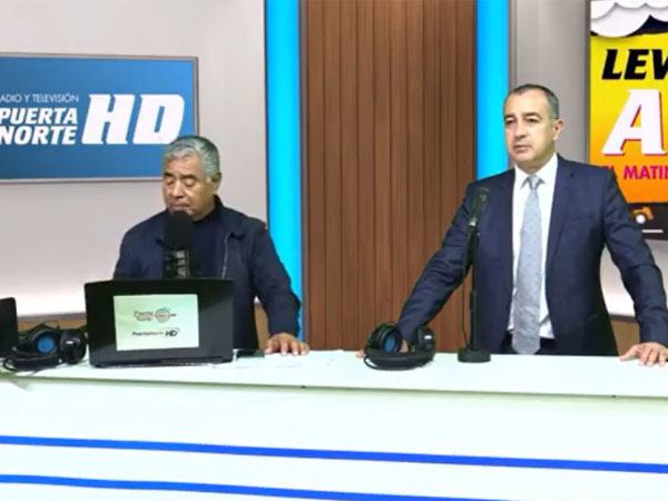 El Defensor Regional de Arica y Parinacota, Sergio Zenteno, durante la entrevista.