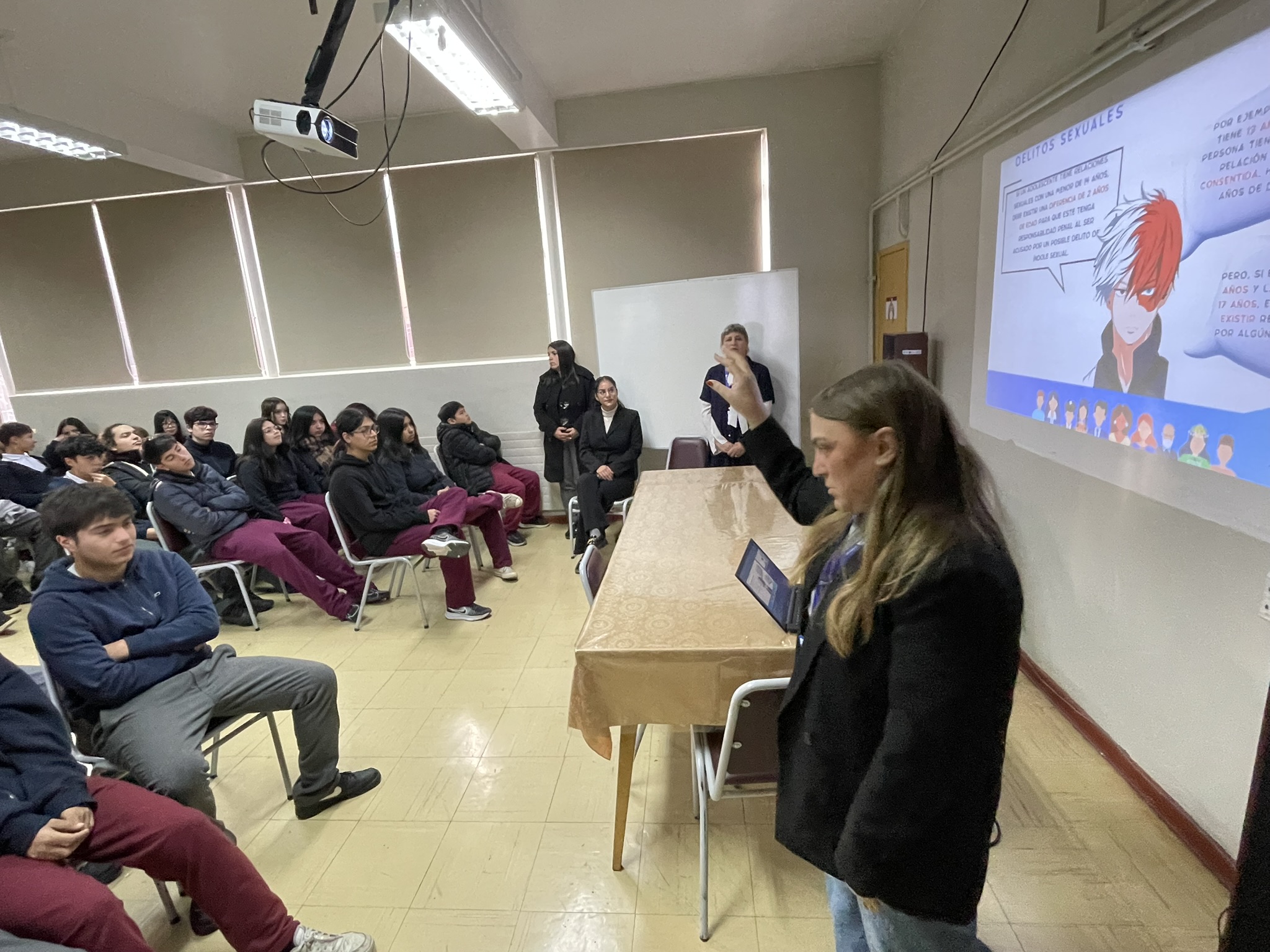 La jornada de aprendizaje y di&aacute;logo con las y los alumnos se desarroll&oacute; en dependencias del colegio.