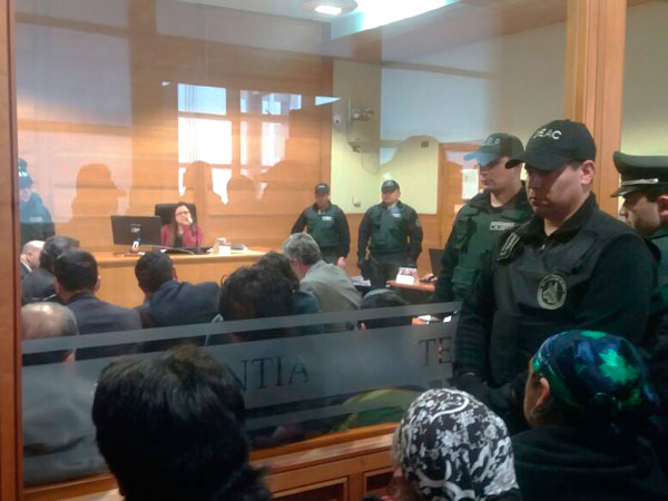 La ausencia de los imputados en el tribunal motiv&oacute; la postergaci&oacute;n de la audiencia para el mi&eacute;rcoles 10.