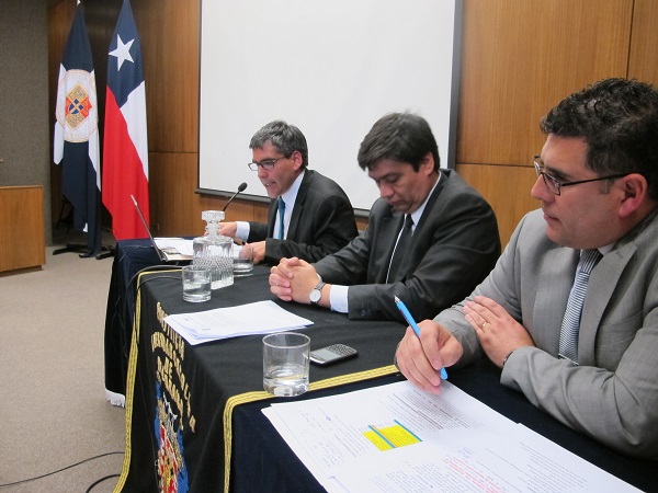 Fernando Alliende expuso en el coloquio, organizado por la Fiscal&iacute;a Regional y la Facultad de Derecho de la PUCV.