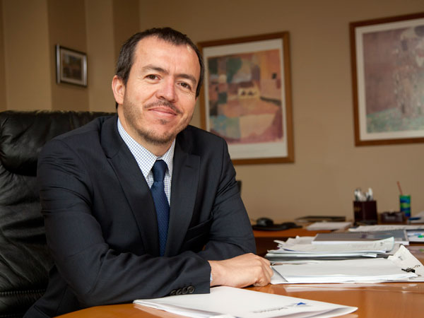 Claudio G&aacute;lvez, Defensor Regional de Arica y Parinacota.