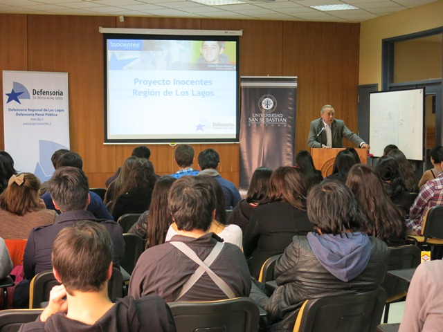 Los alumnos conocieron el Proyecto Inocentes y aprendieron sobre c&oacute;mo mejorar la justicia en Chile. 