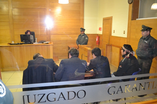 A la audiencia en que se decidi&oacute; la libertad de Orlando Cayul concurrieron los defensores p&uacute;blicos Marcelo Pizarro, Jaime L&oacute;pez y Mario Quezada.