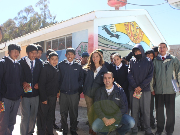 Alumnos del liceo Granadero de Putre junto a parte del equipo de la Defensor&iacute;a Penal P&uacute;blica que estuvo a cargo de la charla informativa.
