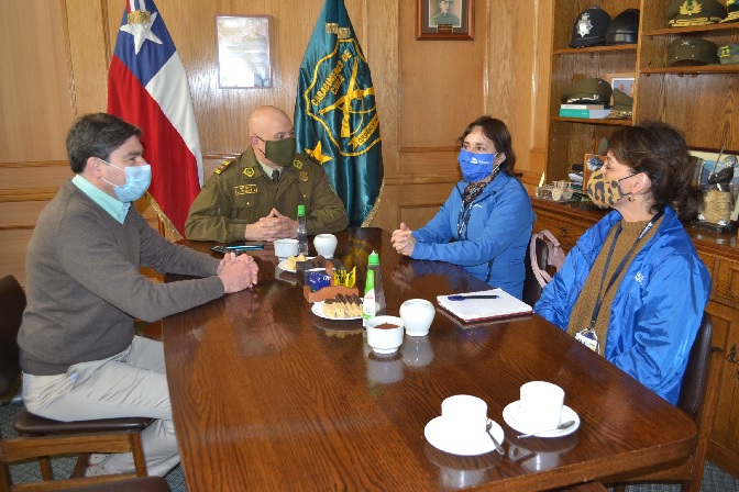 En la reuni&oacute;n con el general Tobar participaron la Defensora Regional y la jefa de Estudios de la instituci&oacute;n en Coquimbo.