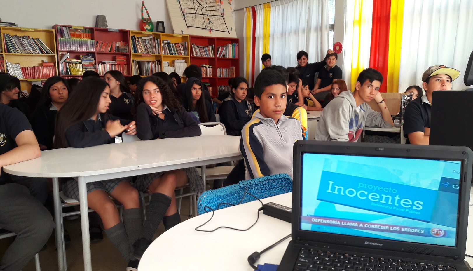 Alumnos de s&eacute;ptimo y octavo participaron en la charla organizada por la DRMN en la escuela p&uacute;blica Tobalaba de Pe&ntilde;alol&eacute;n.