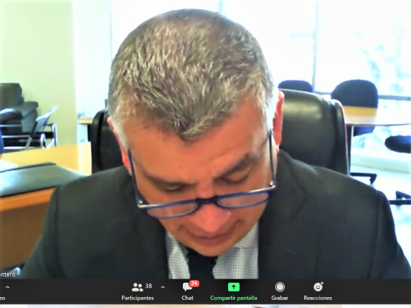 El Defensor Nacional (S), Marco Montero, exponiendo durante el encuentro del comit&eacute; ejecutivo de Aidef.