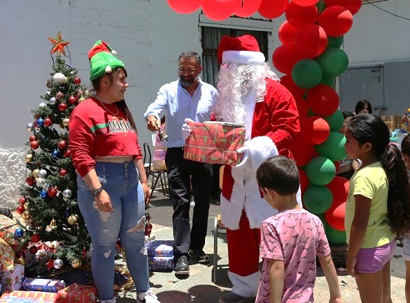 M&aacute;s de un centenar de ni&ntilde;os, ni&ntilde;as y adolescentes disfrutaron de una bella fiesta navide&ntilde;a. al interior del CPF de Antofagasta