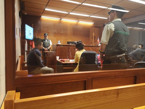 (Foto archivo) En audiencia, el tribunal de Puente Alto revis&oacute; la situaci&oacute;n de cautela de garant&iacute;as de una imputada.
