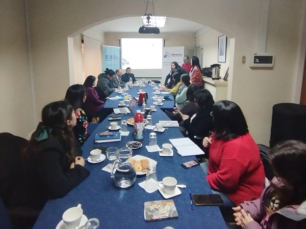 La exposici&oacute;n del Defensor Regional gener&oacute; gran inter&eacute;s entre los representantes de universidades e institutos.