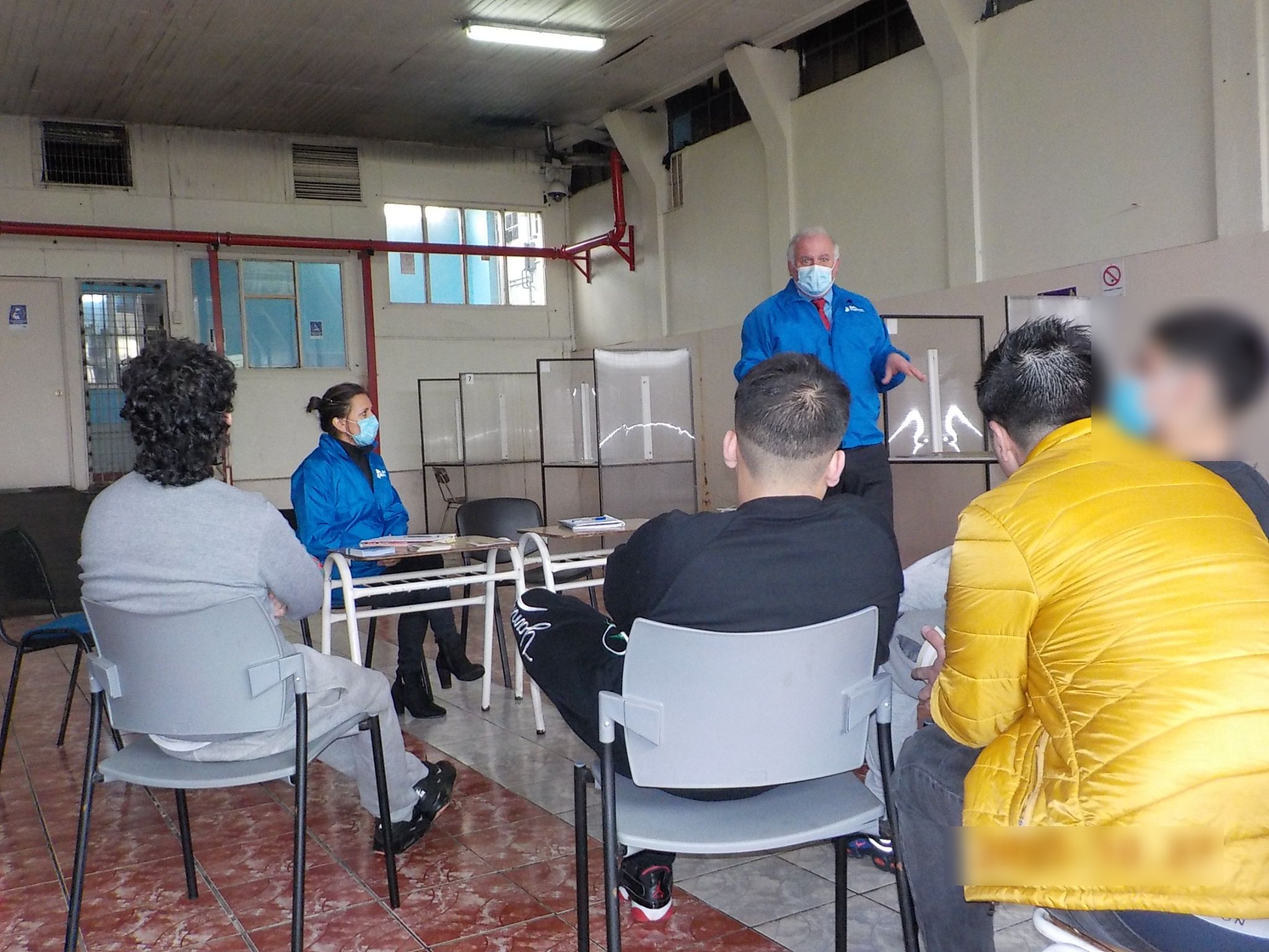 Los imputados de la c&aacute;rcel de Coyhaique se reunieron con el Defensor Regional y la trabajadora social de la instituci&oacute;n en Ays&eacute;n.