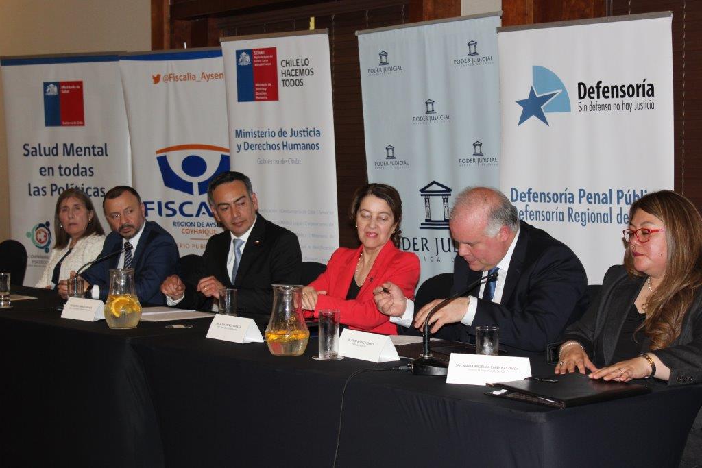 Autoridades regionales firmaron el protocolo de acuerdo para el funcionamiento de los TTD en la Regi&oacute;n de Ays&eacute;n.
