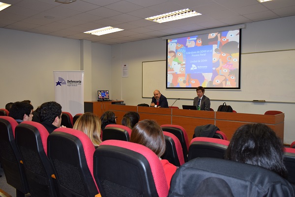 El jefe de la Unidad de Derechos Humanos de la Defensor&iacute;a Nacional, Tom&aacute;s Pascual, ofreci&oacute; una charla en Talca.