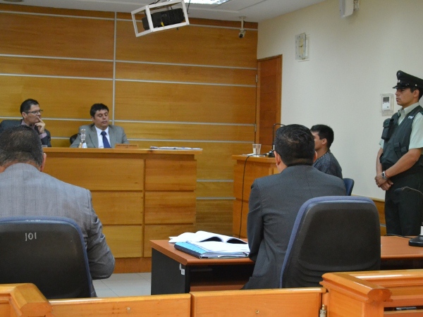 El &uacute;nico imputado por el homicidio -cuyo rostro no puede divulgarse - declar&oacute; ante el Tribunal Oral de Iquique. 