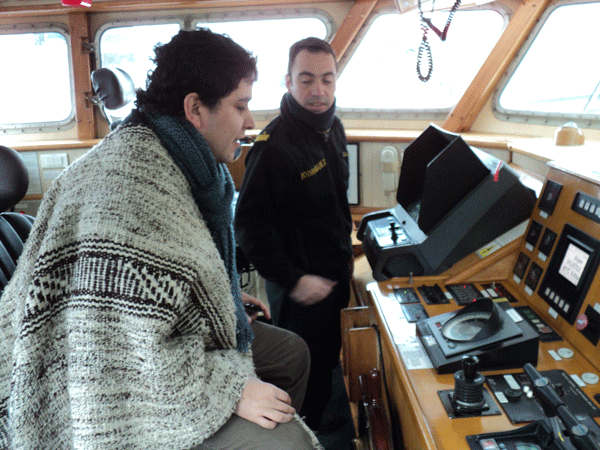 El Defensor Local de Cisne, Sebasti&aacute;n Lagos, se traslad&oacute; por barco desde Puerto Chacabuco hasta Melinka.