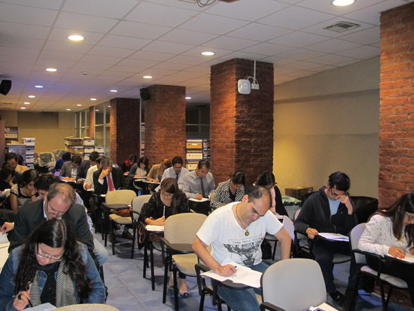 Abogados de todo el pa&iacute;s rindieron los ex&aacute;menes habilitantes para ejercer defensa p&uacute;blica. En la imagen, los participantes en Valpara&iacute;so.