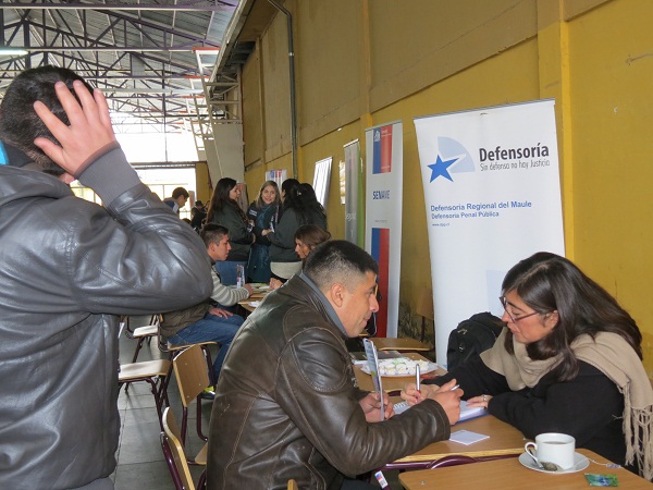 La Defensor&iacute;a Regional del Maule atendi&oacute; consultas de personas privadas de libertad en una nueva plaza de justicia realizada en la c&aacute;rcel de Talca.